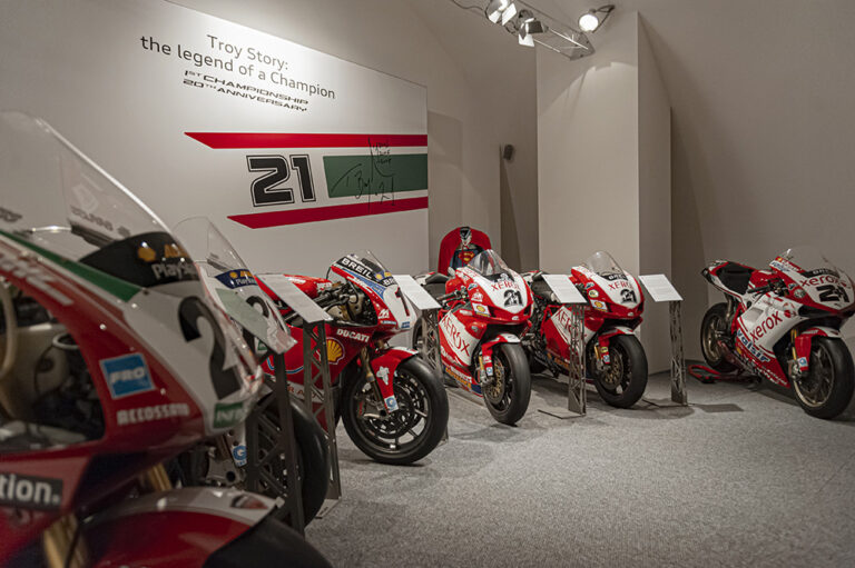 Mostra temporanea per i 20 anni dal titolo SBK di Troy Bayliss al Museo Ducati.