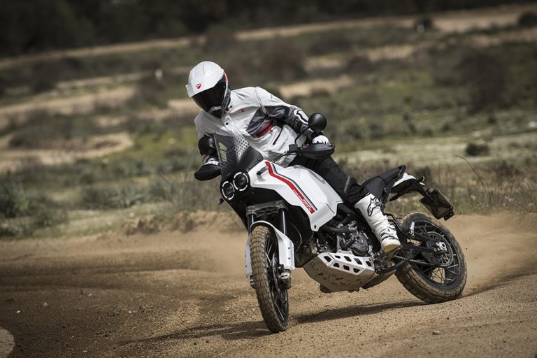 Ducati DesertX – Video ufficiale sulla genesi della desmo super adventure .