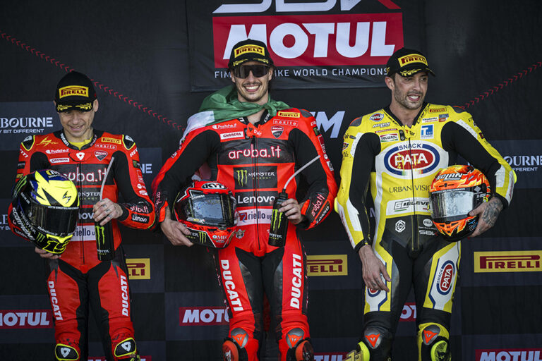 Superbike Bulega tripletta Philip Island