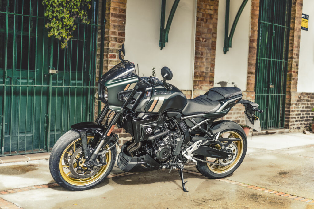 SUZUKI GSX 8TT