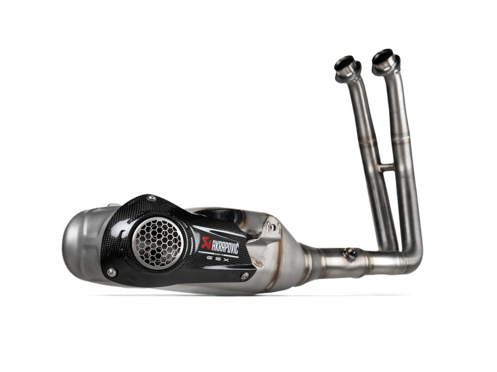 GSX 8S M6 Akrapovic